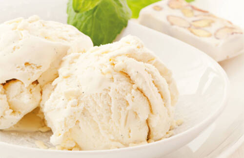 CRÈME GLACÉE A LA VANILLE FAITE MAISON