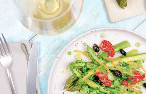 ASPERGES ET ŒUFS À LA VAPEUR