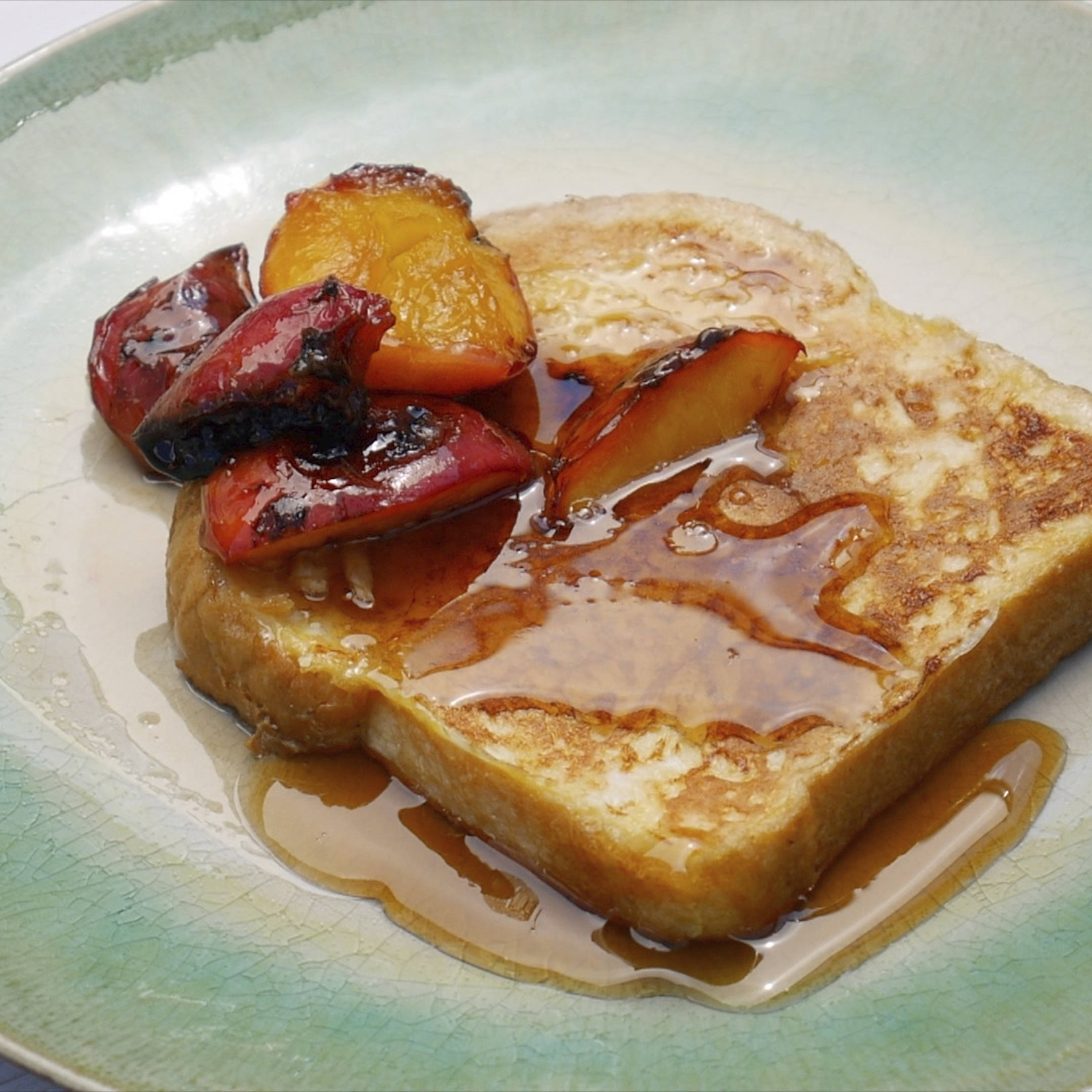 Pain perdu aux nectarines grillées